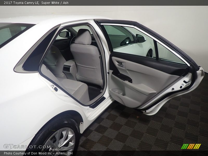 Super White / Ash 2017 Toyota Camry LE