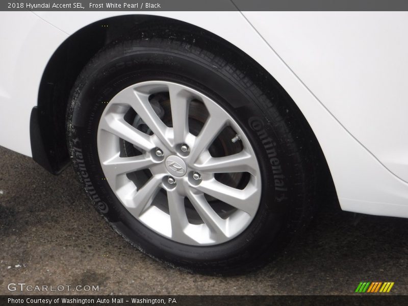 Frost White Pearl / Black 2018 Hyundai Accent SEL