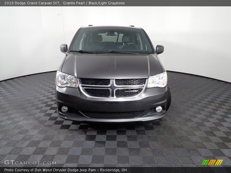 Granite Pearl / Black/Light Graystone 2019 Dodge Grand Caravan SXT