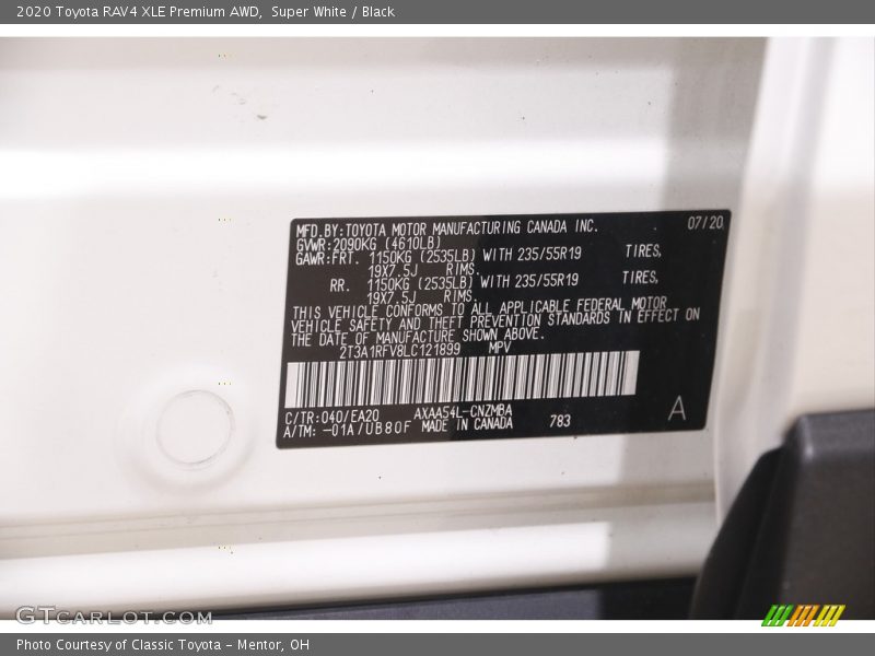 Super White / Black 2020 Toyota RAV4 XLE Premium AWD