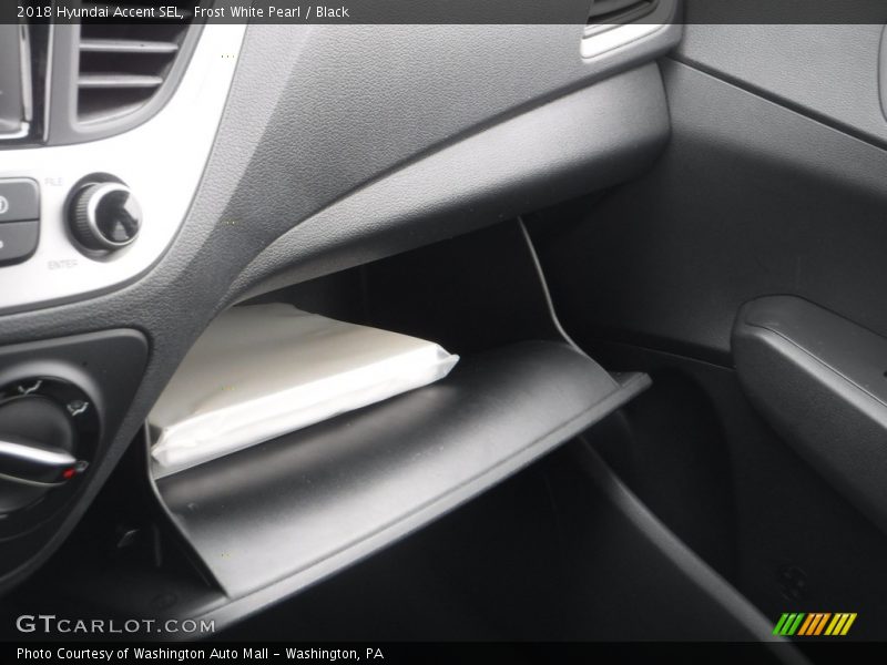 Frost White Pearl / Black 2018 Hyundai Accent SEL