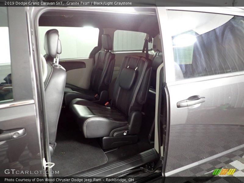 Granite Pearl / Black/Light Graystone 2019 Dodge Grand Caravan SXT