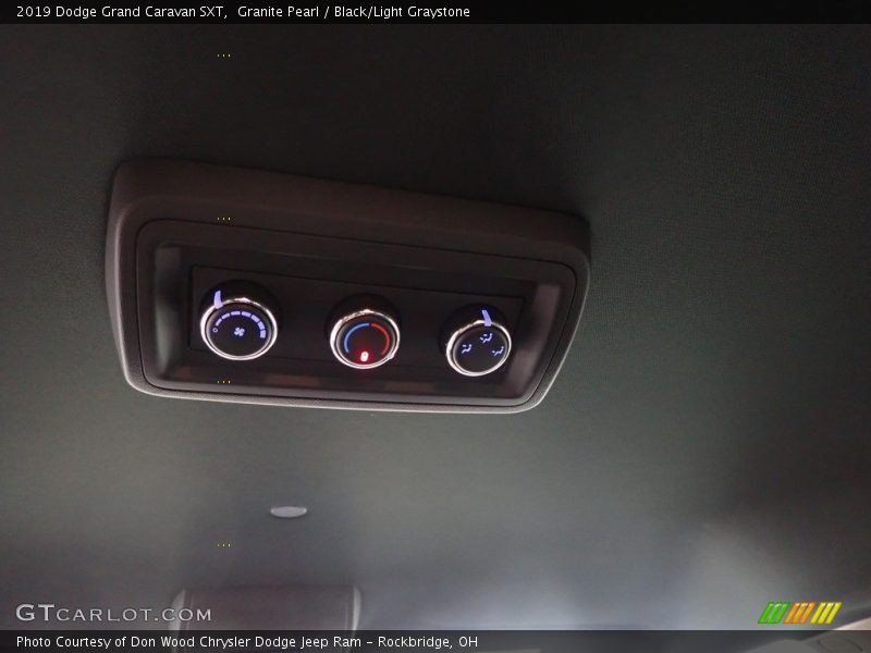 Granite Pearl / Black/Light Graystone 2019 Dodge Grand Caravan SXT