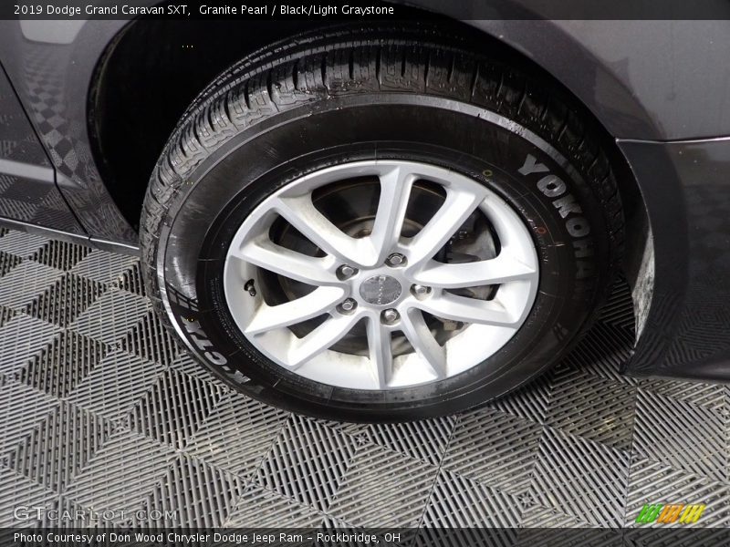 Granite Pearl / Black/Light Graystone 2019 Dodge Grand Caravan SXT