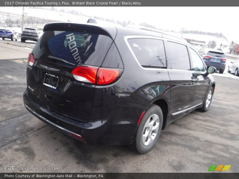 Brilliant Black Crystal Pearl / Black/Alloy 2017 Chrysler Pacifica Touring L Plus
