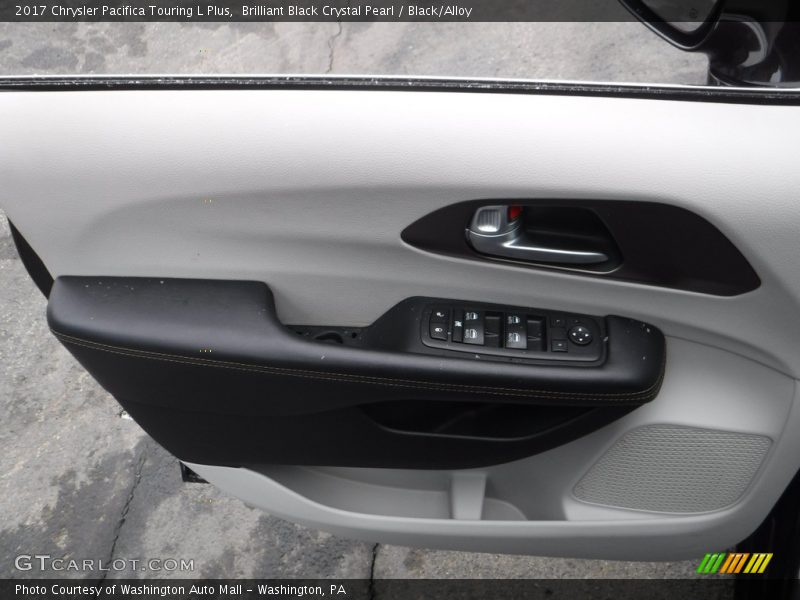 Brilliant Black Crystal Pearl / Black/Alloy 2017 Chrysler Pacifica Touring L Plus
