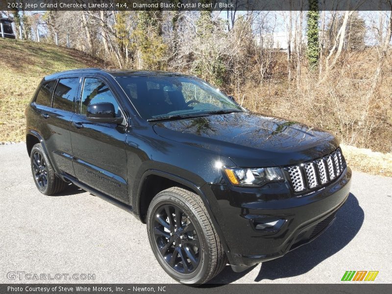 Diamond Black Crystal Pearl / Black 2022 Jeep Grand Cherokee Laredo X 4x4