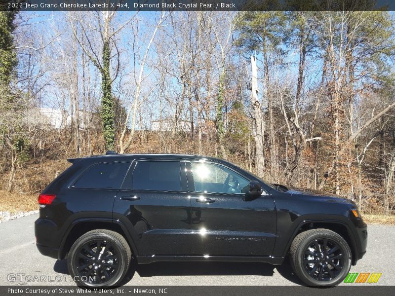 Diamond Black Crystal Pearl / Black 2022 Jeep Grand Cherokee Laredo X 4x4