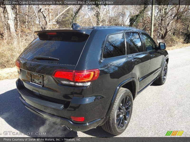 Diamond Black Crystal Pearl / Black 2022 Jeep Grand Cherokee Laredo X 4x4