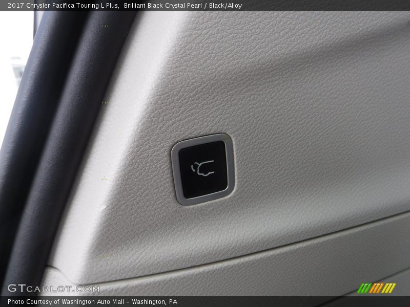 Brilliant Black Crystal Pearl / Black/Alloy 2017 Chrysler Pacifica Touring L Plus