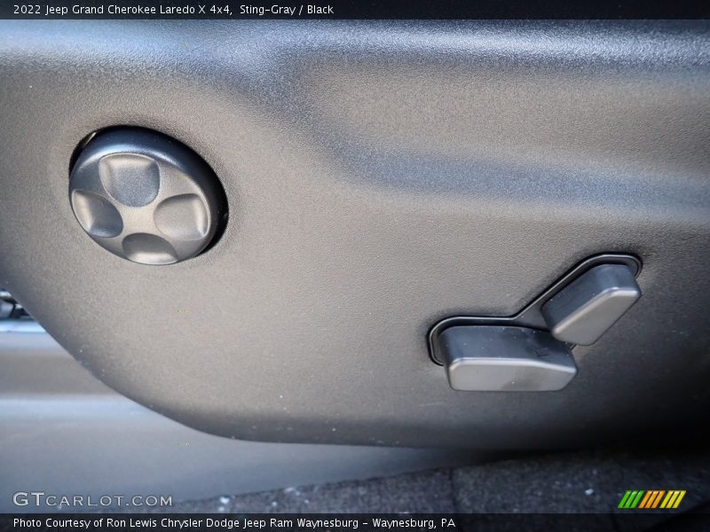 Sting-Gray / Black 2022 Jeep Grand Cherokee Laredo X 4x4