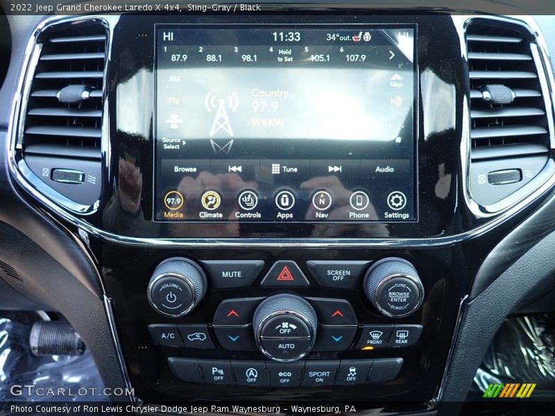 Controls of 2022 Grand Cherokee Laredo X 4x4