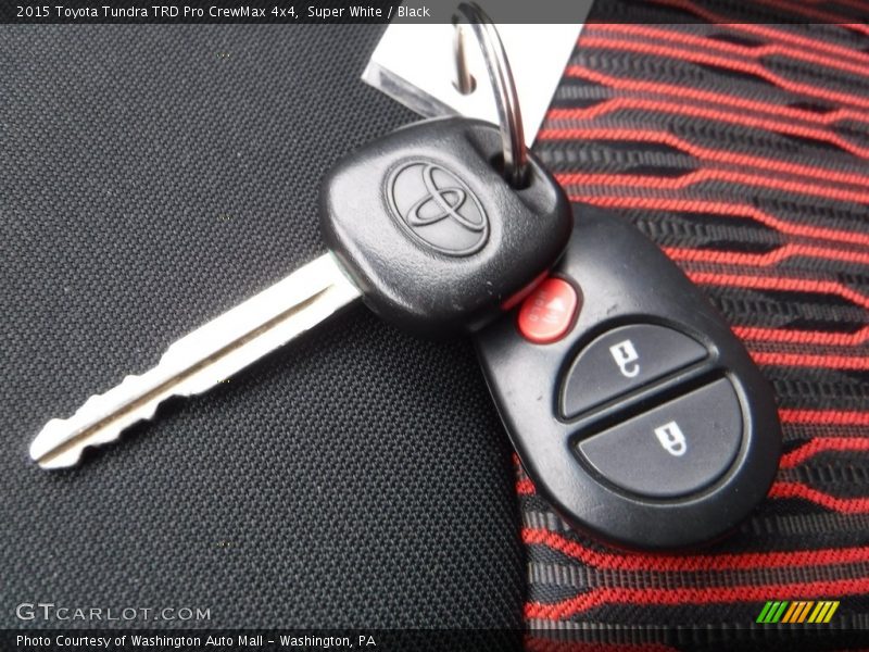 Super White / Black 2015 Toyota Tundra TRD Pro CrewMax 4x4