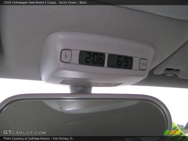 Gecko Green / Black 2008 Volkswagen New Beetle S Coupe