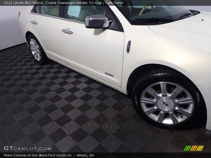 Crystal Champagne Metallic Tri-Coat / Light Camel 2012 Lincoln MKZ Hybrid