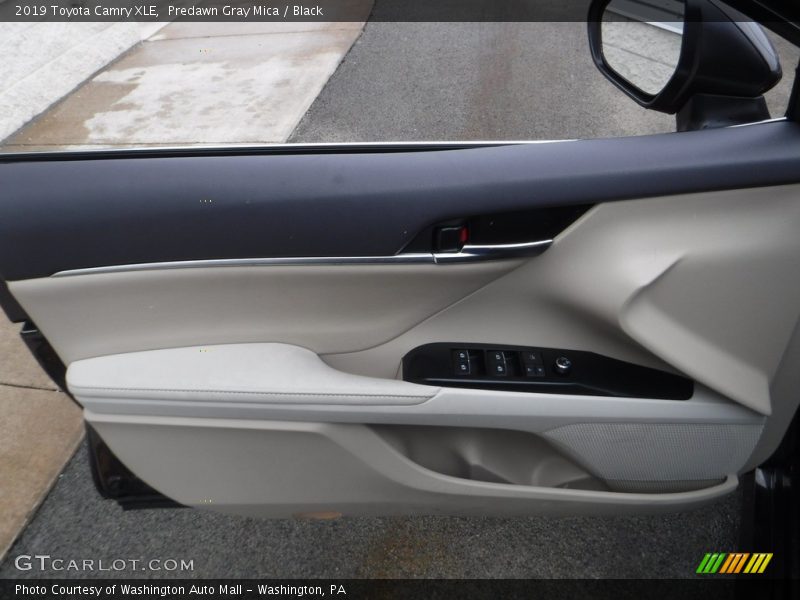 Predawn Gray Mica / Black 2019 Toyota Camry XLE