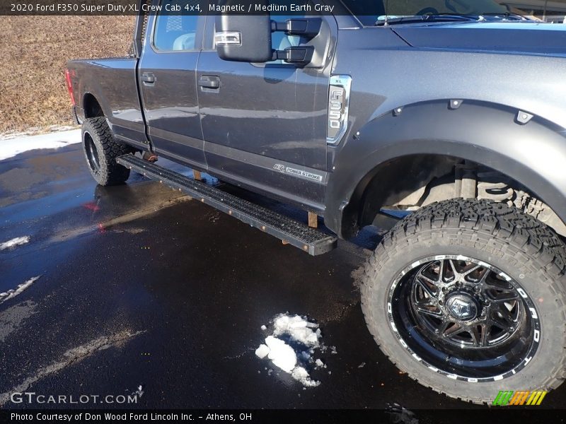 Magnetic / Medium Earth Gray 2020 Ford F350 Super Duty XL Crew Cab 4x4