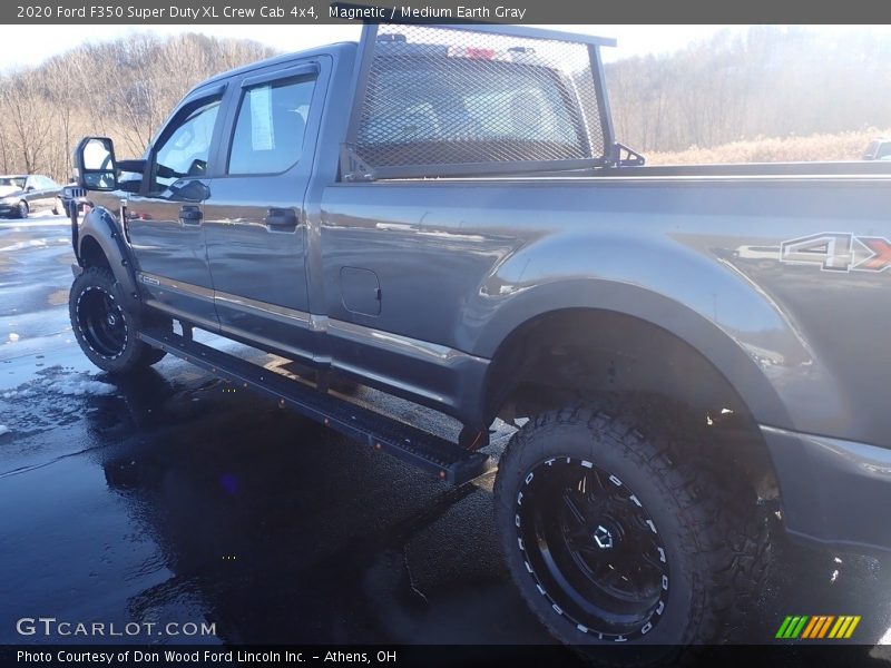 Magnetic / Medium Earth Gray 2020 Ford F350 Super Duty XL Crew Cab 4x4