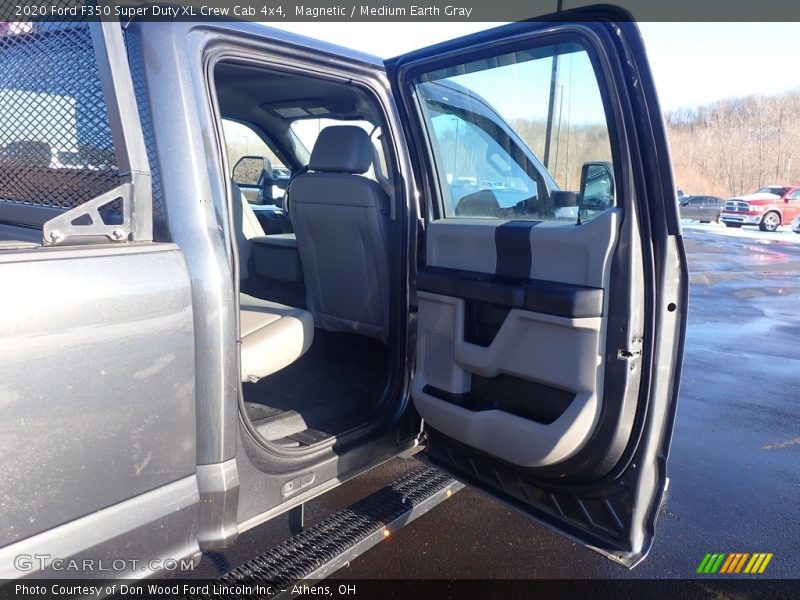 Magnetic / Medium Earth Gray 2020 Ford F350 Super Duty XL Crew Cab 4x4