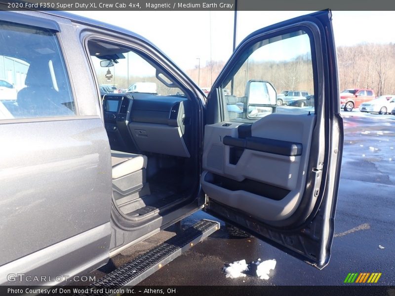Magnetic / Medium Earth Gray 2020 Ford F350 Super Duty XL Crew Cab 4x4