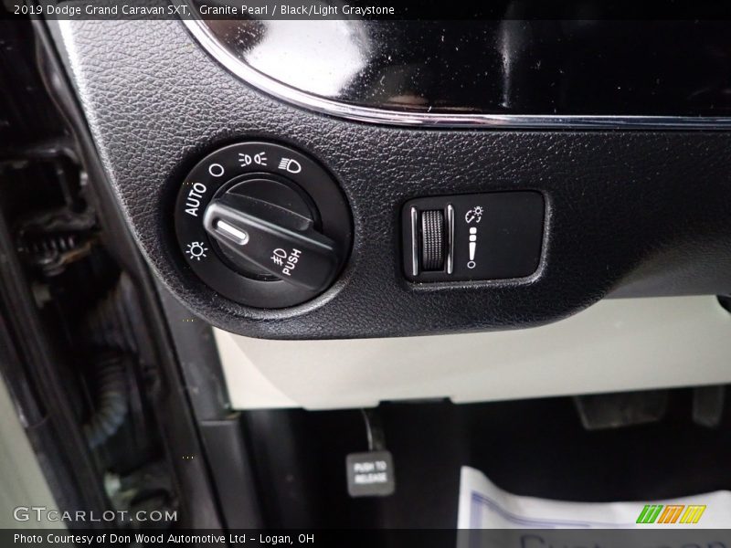 Granite Pearl / Black/Light Graystone 2019 Dodge Grand Caravan SXT