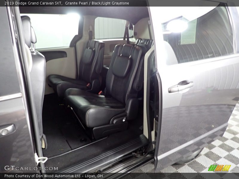 Granite Pearl / Black/Light Graystone 2019 Dodge Grand Caravan SXT