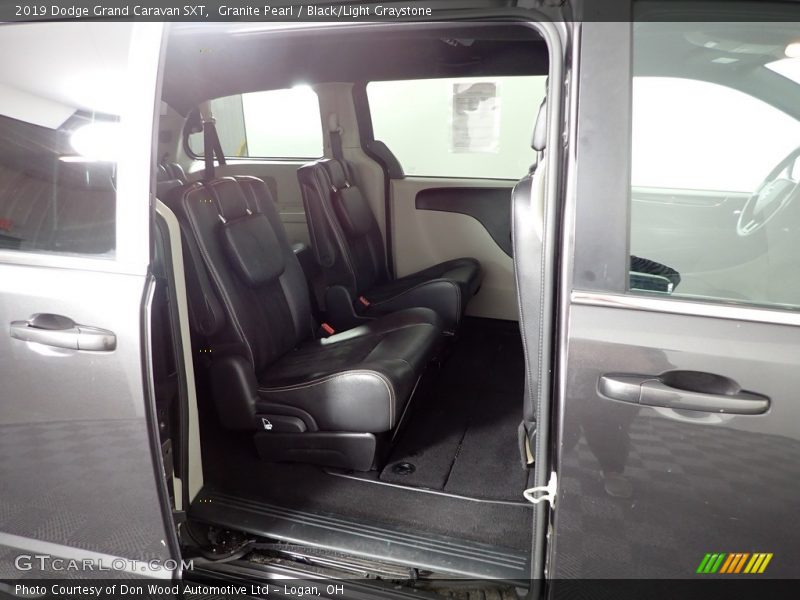 Granite Pearl / Black/Light Graystone 2019 Dodge Grand Caravan SXT