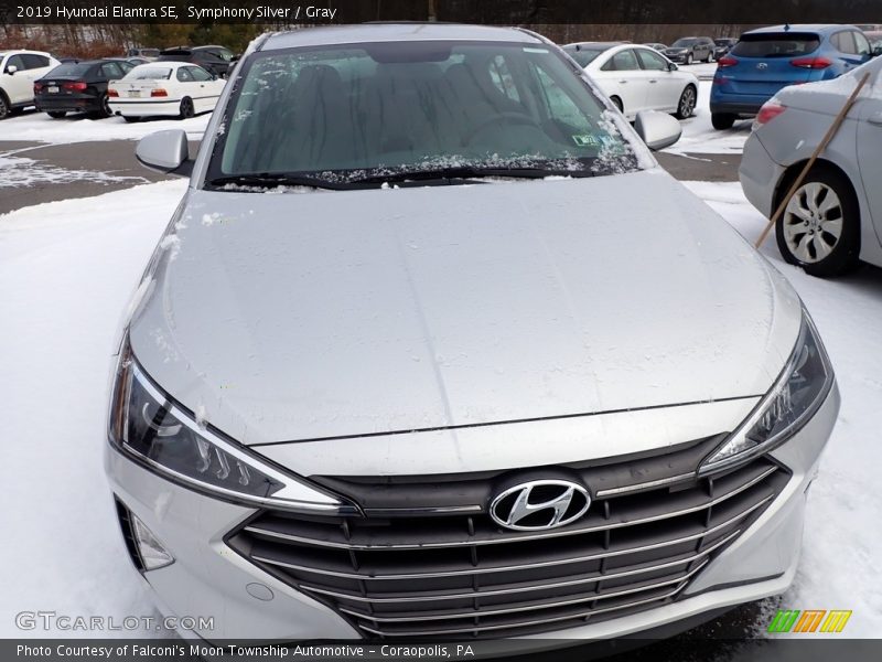 Symphony Silver / Gray 2019 Hyundai Elantra SE