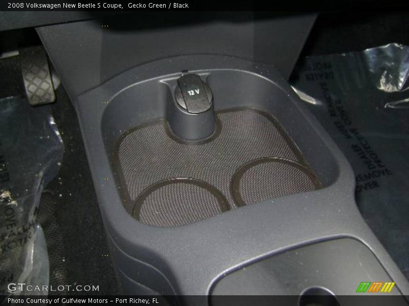Gecko Green / Black 2008 Volkswagen New Beetle S Coupe