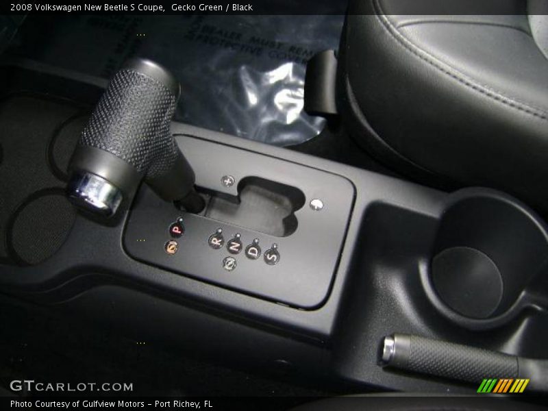 Gecko Green / Black 2008 Volkswagen New Beetle S Coupe