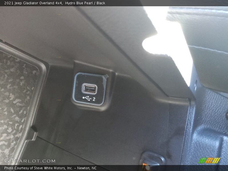 Hydro Blue Pearl / Black 2021 Jeep Gladiator Overland 4x4