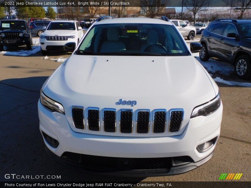 Bright White / Ski Gray/Black 2022 Jeep Cherokee Latitude Lux 4x4