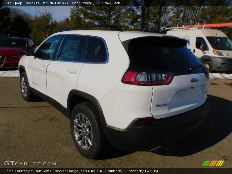 Bright White / Ski Gray/Black 2022 Jeep Cherokee Latitude Lux 4x4