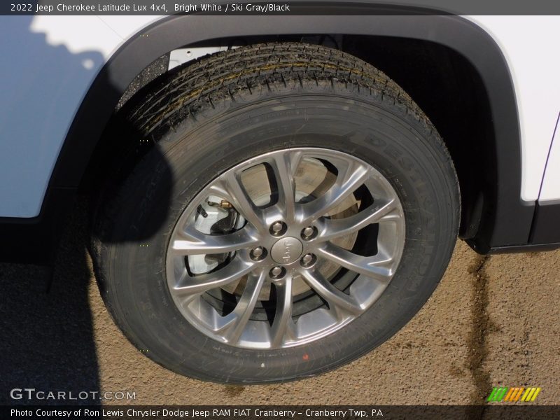  2022 Cherokee Latitude Lux 4x4 Wheel
