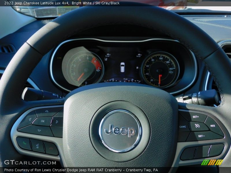  2022 Cherokee Latitude Lux 4x4 Steering Wheel