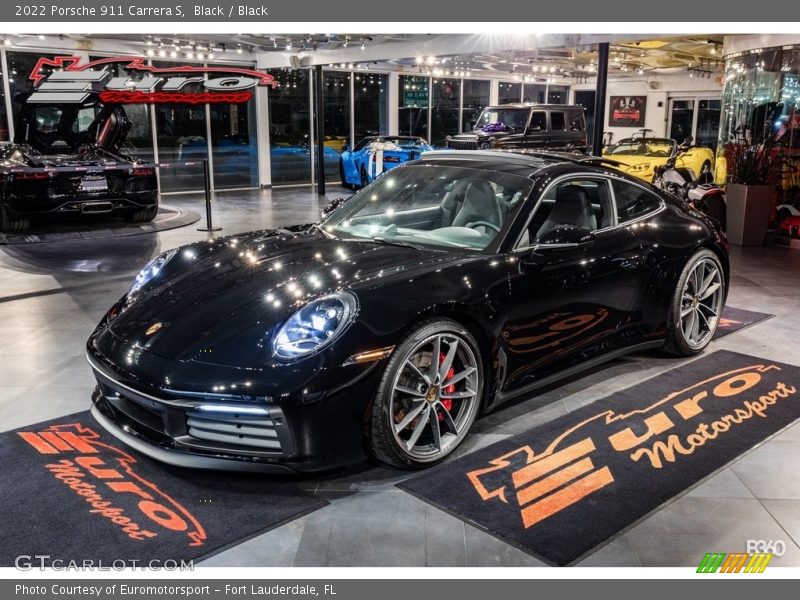 Front 3/4 View of 2022 911 Carrera S