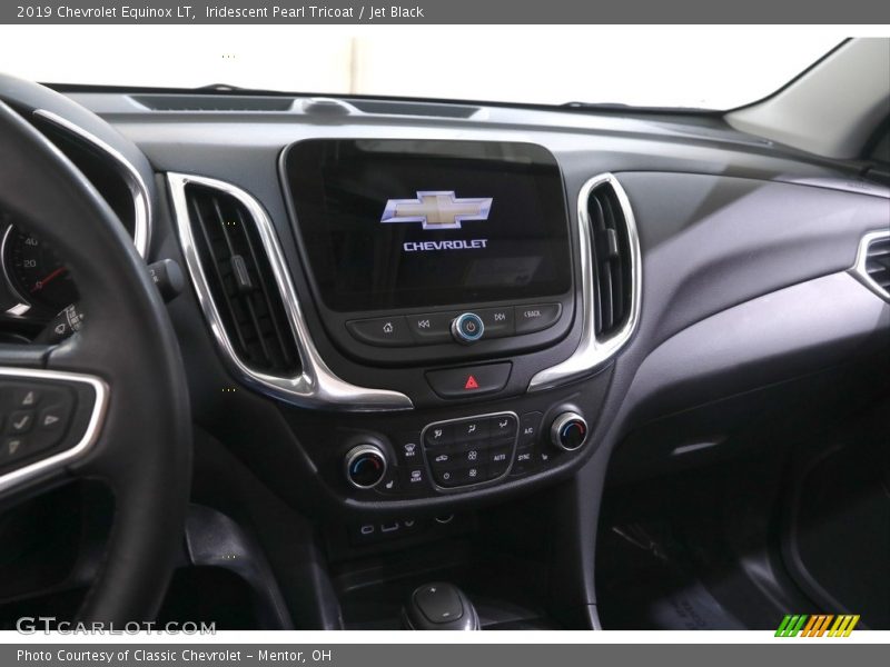 Iridescent Pearl Tricoat / Jet Black 2019 Chevrolet Equinox LT