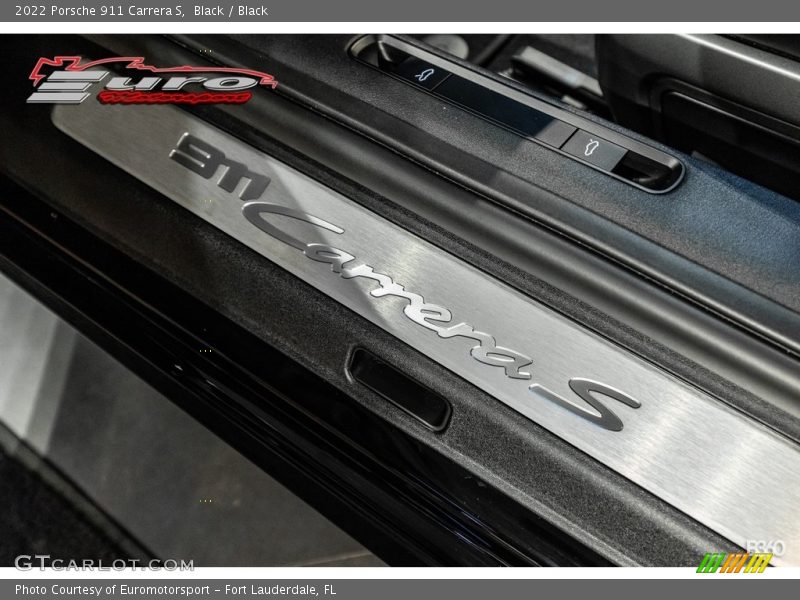  2022 911 Carrera S Logo