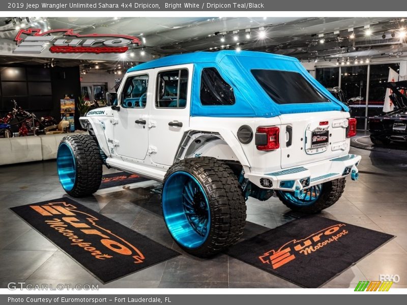 Bright White / Dripicon Teal/Black 2019 Jeep Wrangler Unlimited Sahara 4x4 Dripicon