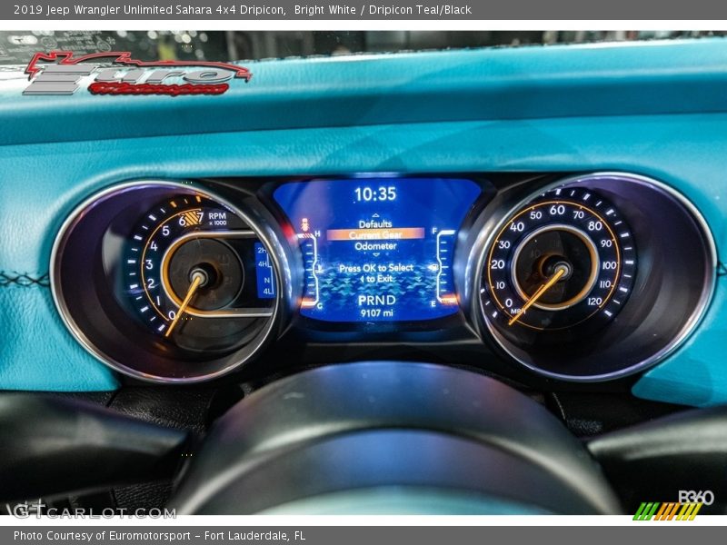Bright White / Dripicon Teal/Black 2019 Jeep Wrangler Unlimited Sahara 4x4 Dripicon
