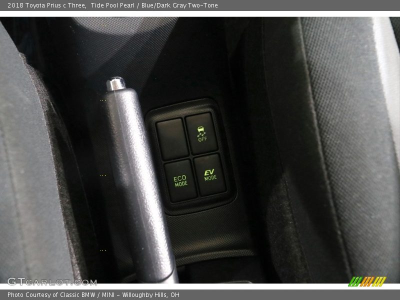 Tide Pool Pearl / Blue/Dark Gray Two-Tone 2018 Toyota Prius c Three