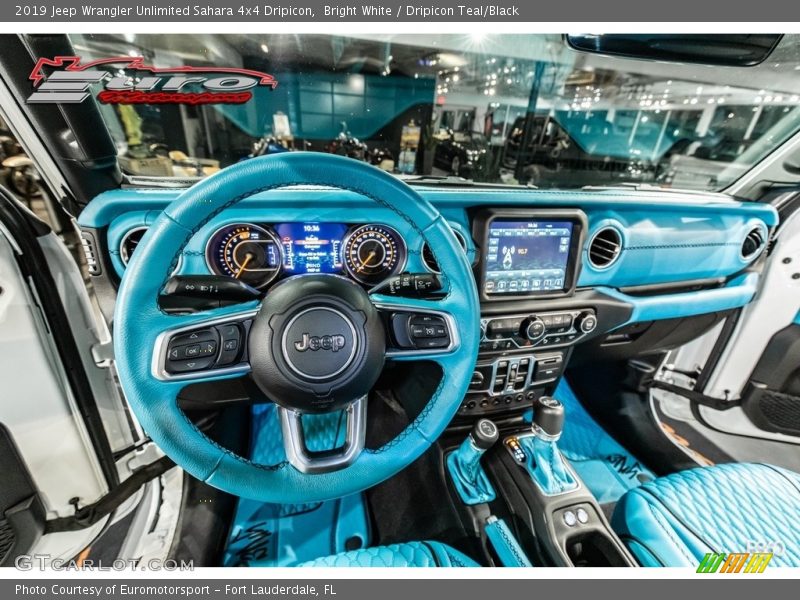 Bright White / Dripicon Teal/Black 2019 Jeep Wrangler Unlimited Sahara 4x4 Dripicon