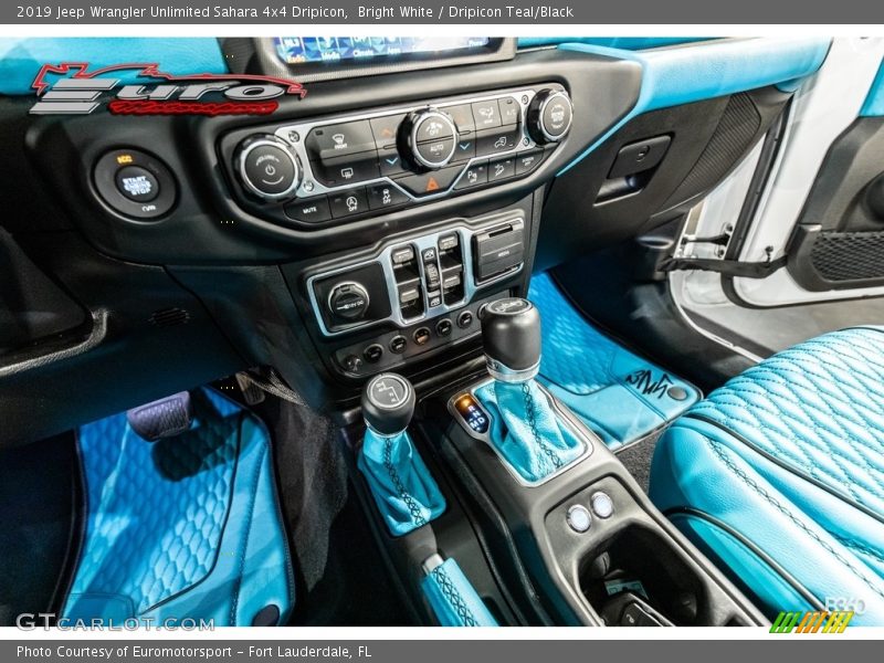 Bright White / Dripicon Teal/Black 2019 Jeep Wrangler Unlimited Sahara 4x4 Dripicon