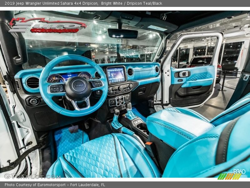 Bright White / Dripicon Teal/Black 2019 Jeep Wrangler Unlimited Sahara 4x4 Dripicon