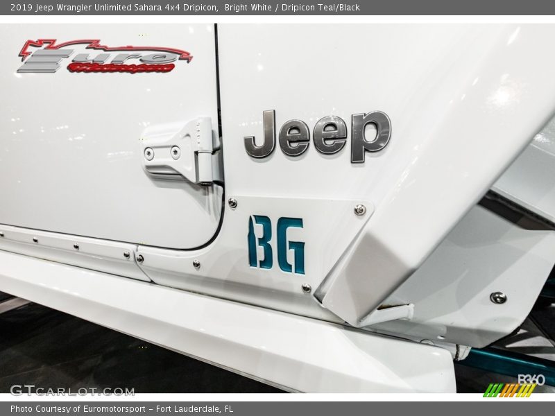 Bright White / Dripicon Teal/Black 2019 Jeep Wrangler Unlimited Sahara 4x4 Dripicon
