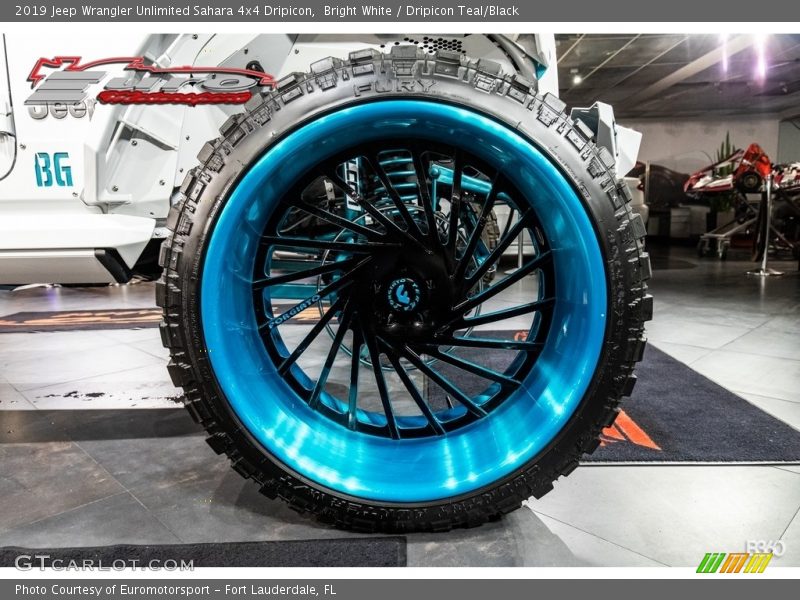 Bright White / Dripicon Teal/Black 2019 Jeep Wrangler Unlimited Sahara 4x4 Dripicon