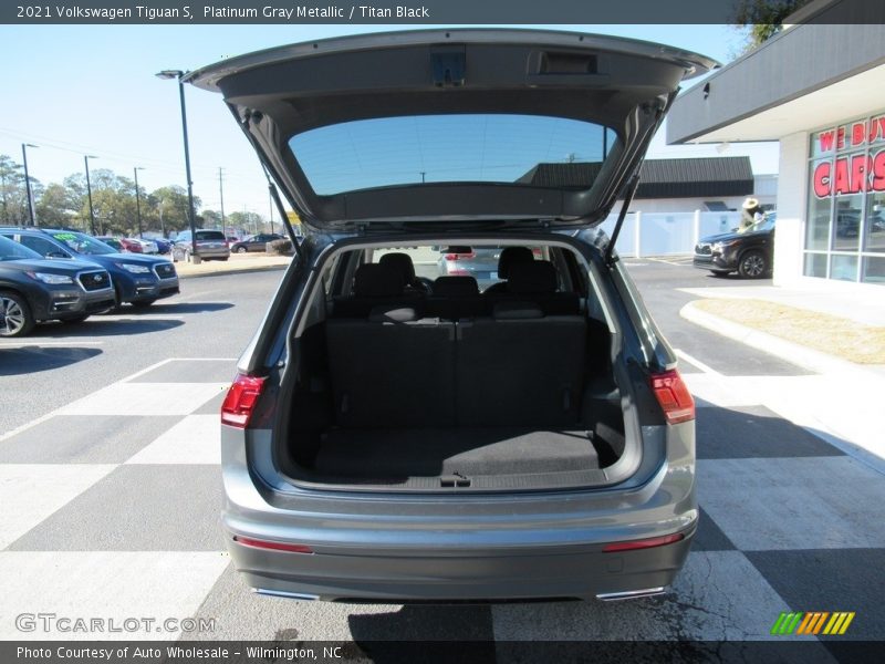 Platinum Gray Metallic / Titan Black 2021 Volkswagen Tiguan S