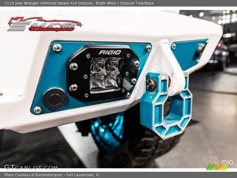 Bright White / Dripicon Teal/Black 2019 Jeep Wrangler Unlimited Sahara 4x4 Dripicon