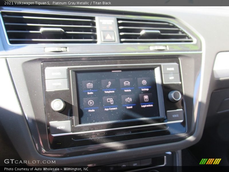 Platinum Gray Metallic / Titan Black 2021 Volkswagen Tiguan S