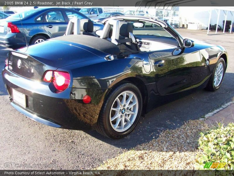 Jet Black / Pearl Grey 2005 BMW Z4 2.5i Roadster